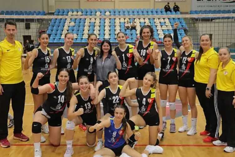 EDİRNESPOR KADIN VOLEYBOL TAKIMI(1)