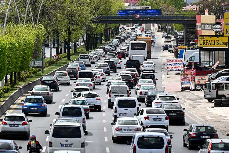 TRAFFIC ON HOLIDAY