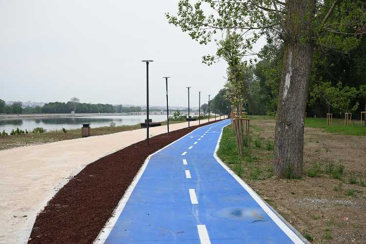 walking path in Millet Bahçesi along the Maritza River in EdirneMİLLET BAHÇESİ 9