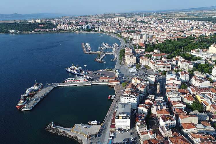 Aerial View of Çanakkale city, gateway to Troy, Gallipoli, and Turkey’s northern Aegean islands
