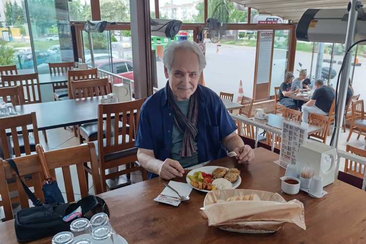 Having "Kadınbudu" dish in Ustam Restaurant, in Edirne