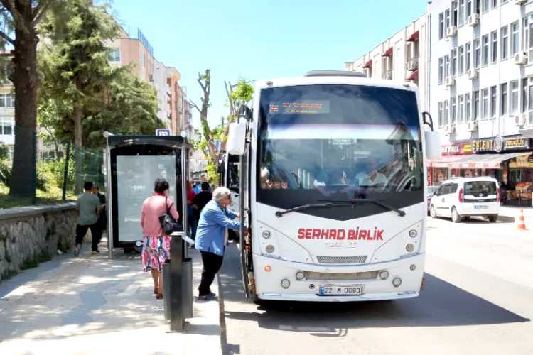 Serhad Birlik municipal bus stopping at a bus stop in Edirne while passengers board
