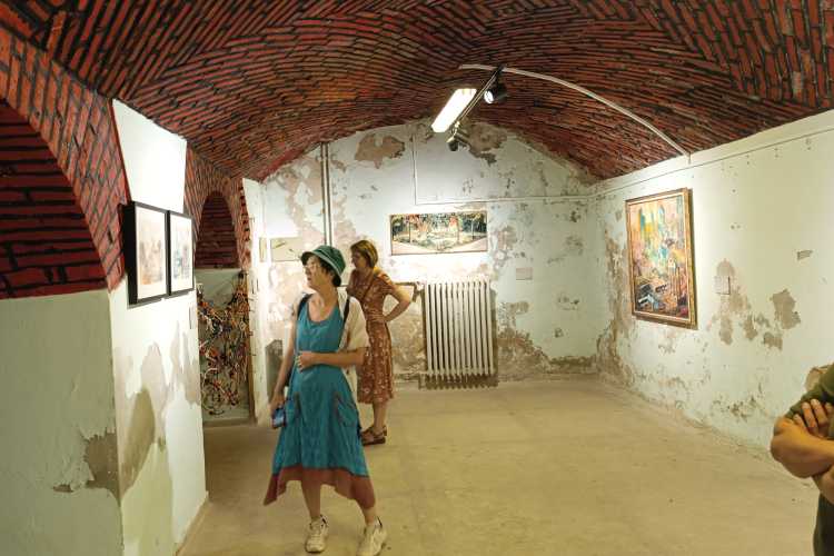 Ayten and Semra viewing artwork at the Fine Arts Faculty in Karaağaç, Edirne